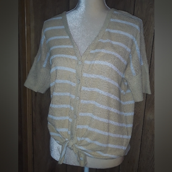 White and Yellow Size Medium Top Airy Blouse W/ Knot Textured Midsleeved Shirt - Picture 5 of 5